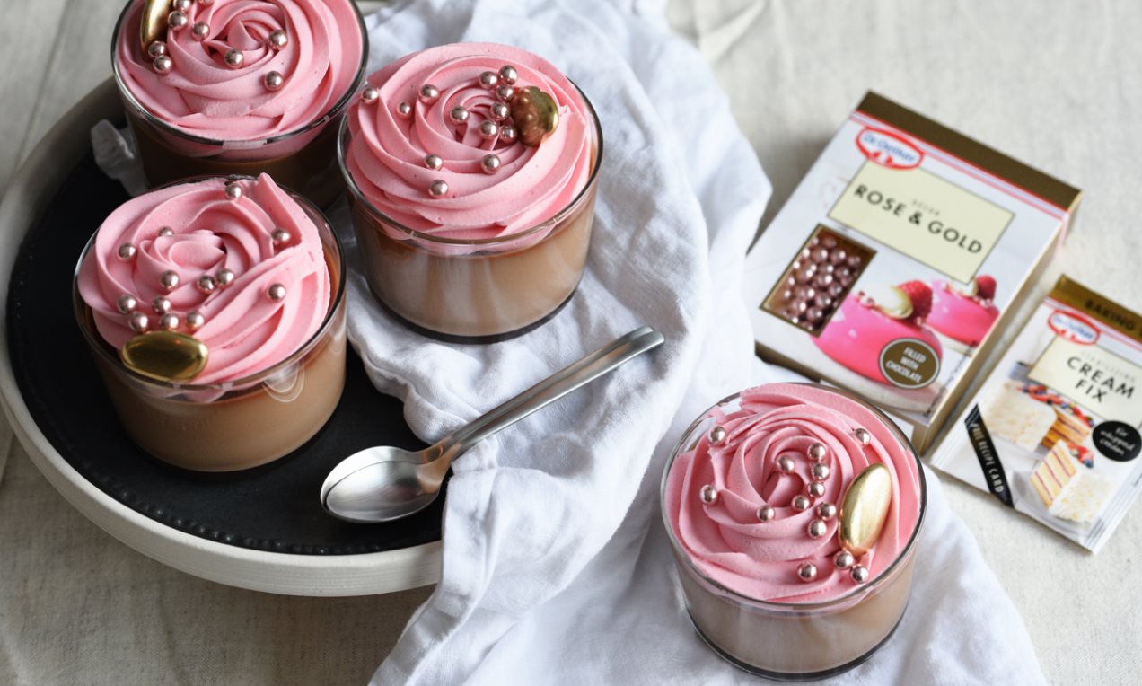 Chokladpannacotta med geléhallongrädde
