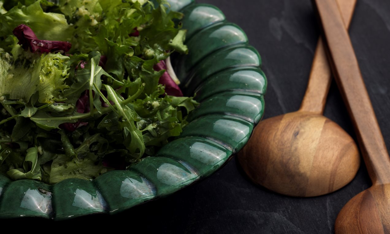 Grönsallad med örtig vinägrett