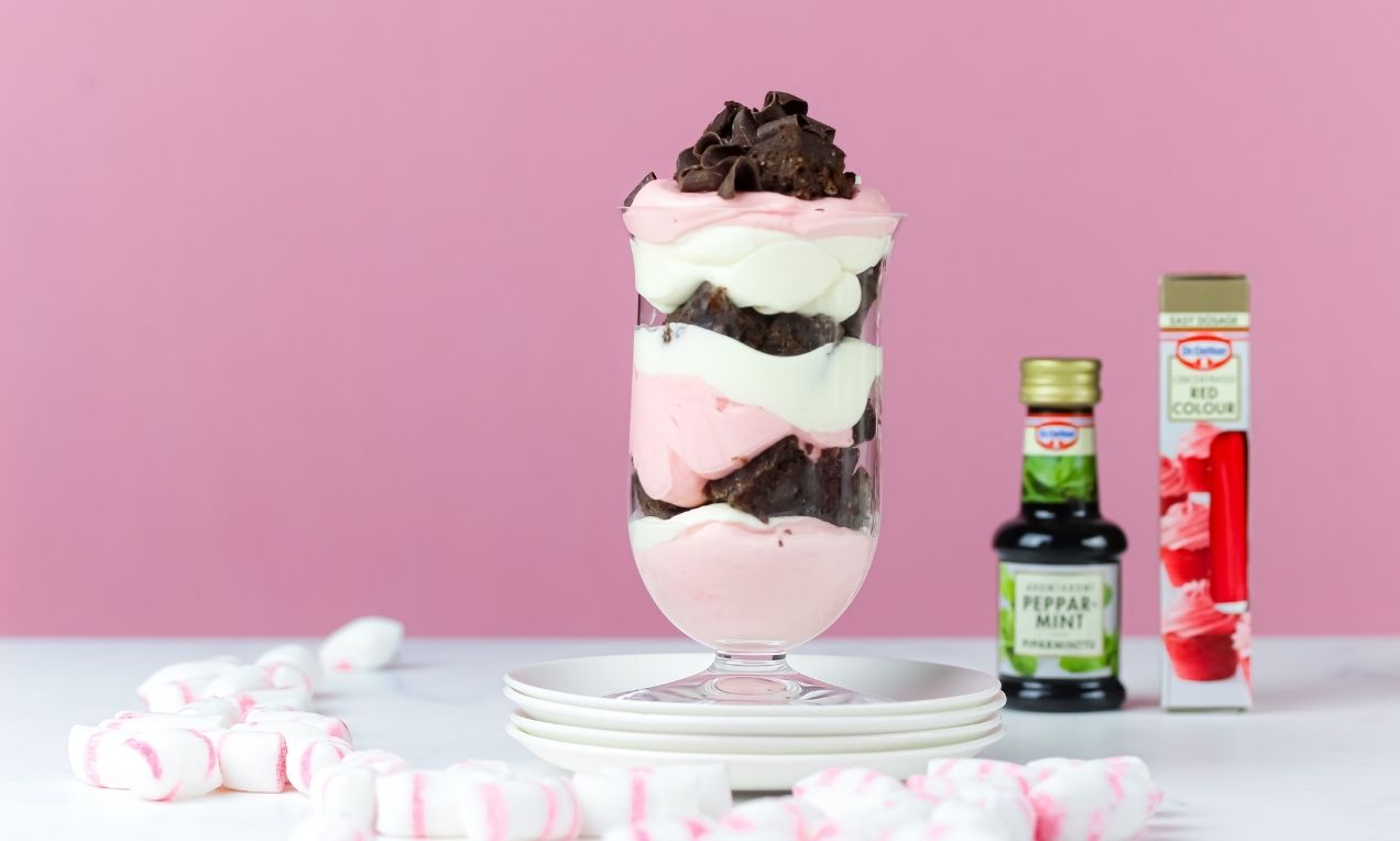 Polkagrischeesecake i glas med brownie